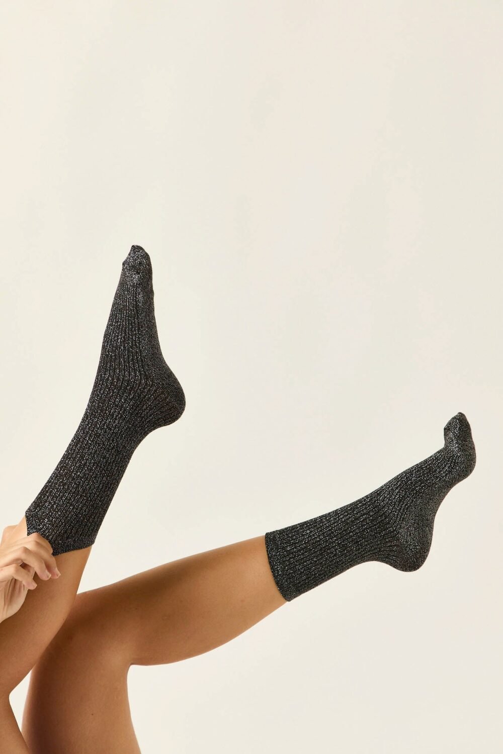 CALLUR600Calcetines-lurex-negro_4