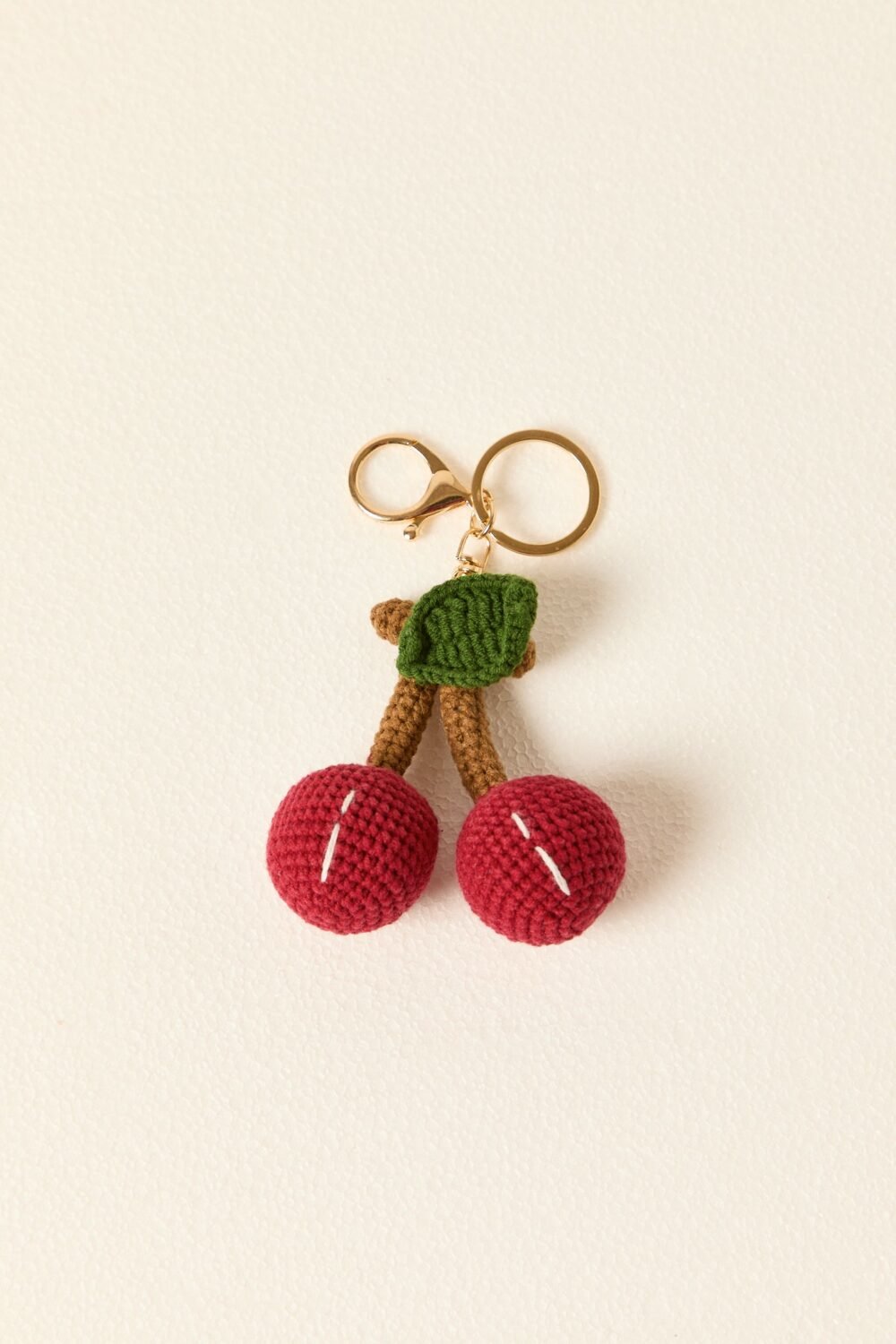 Charm cereza crochet granate