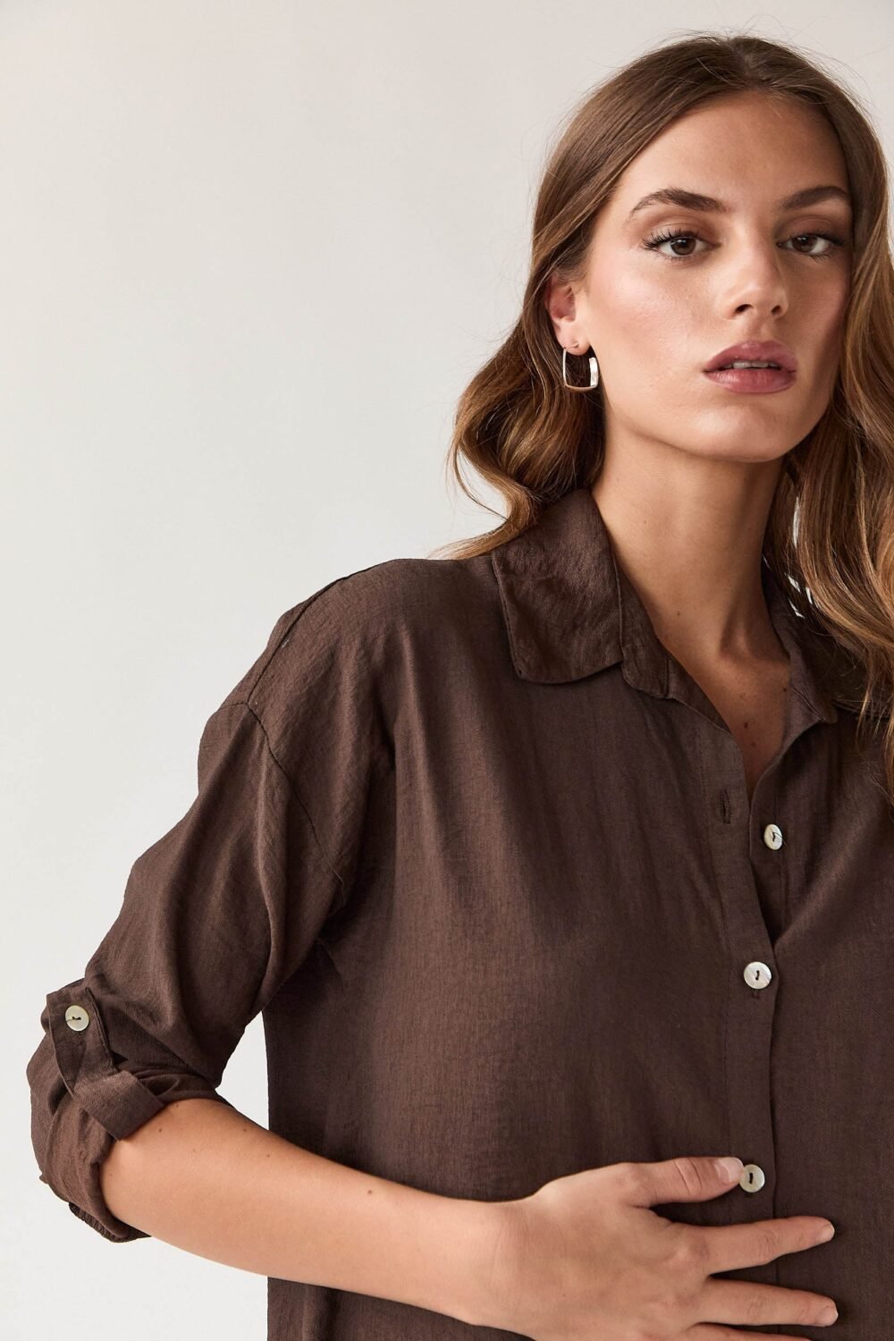 Camisa lisa fluida marrón