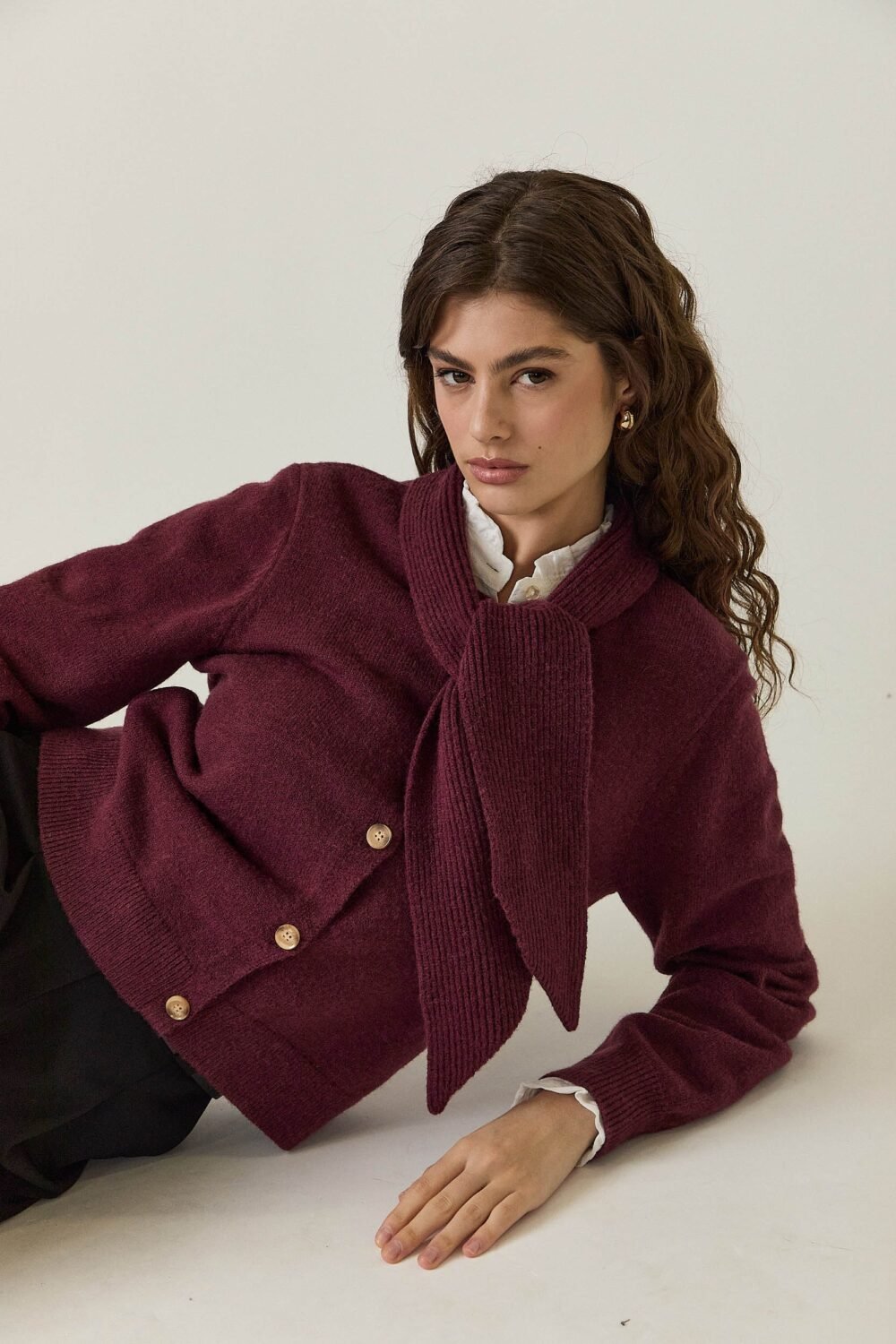 Cardigan punto lazada berenjena