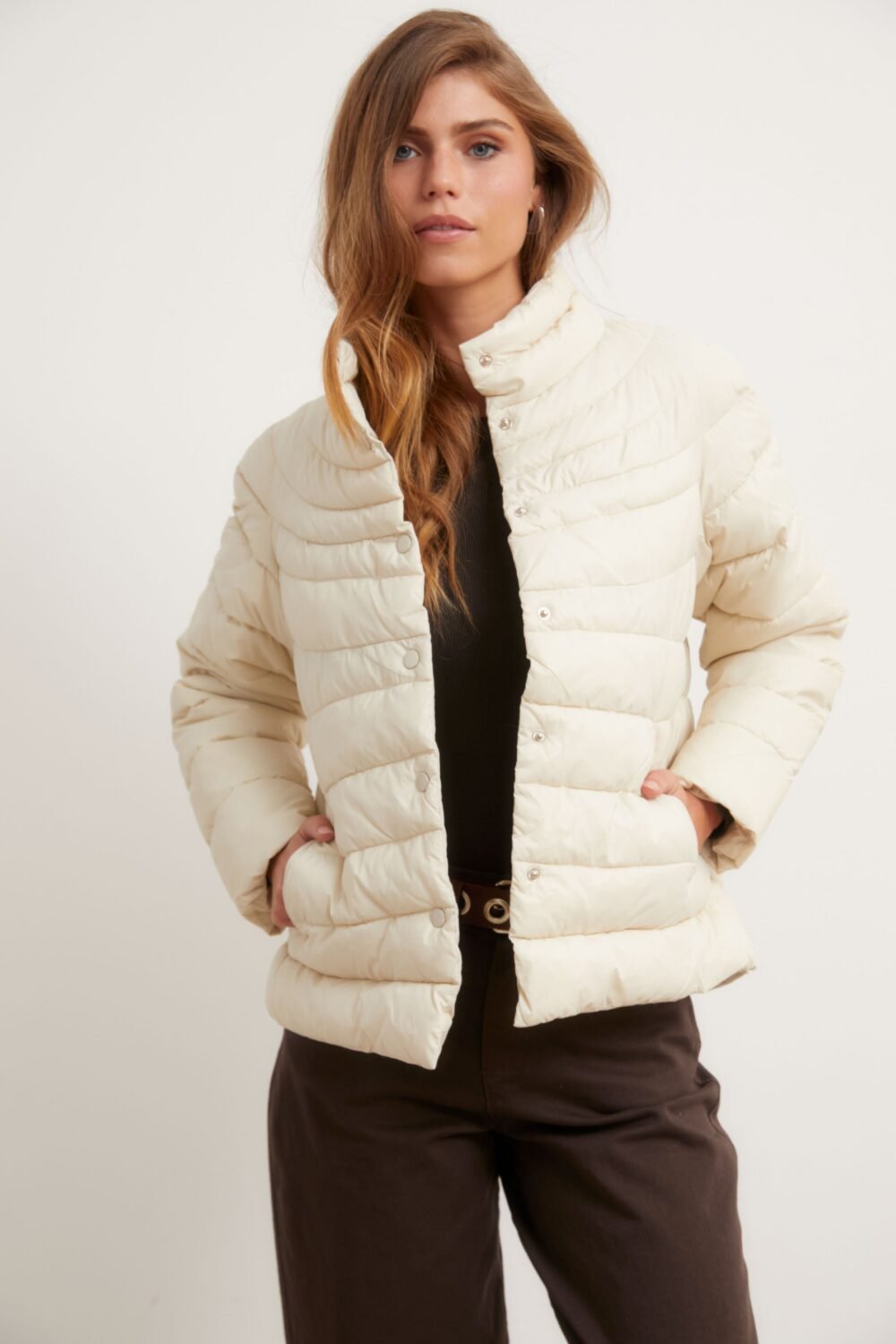 Cazadora-plumas-crudo-AB24080002-7