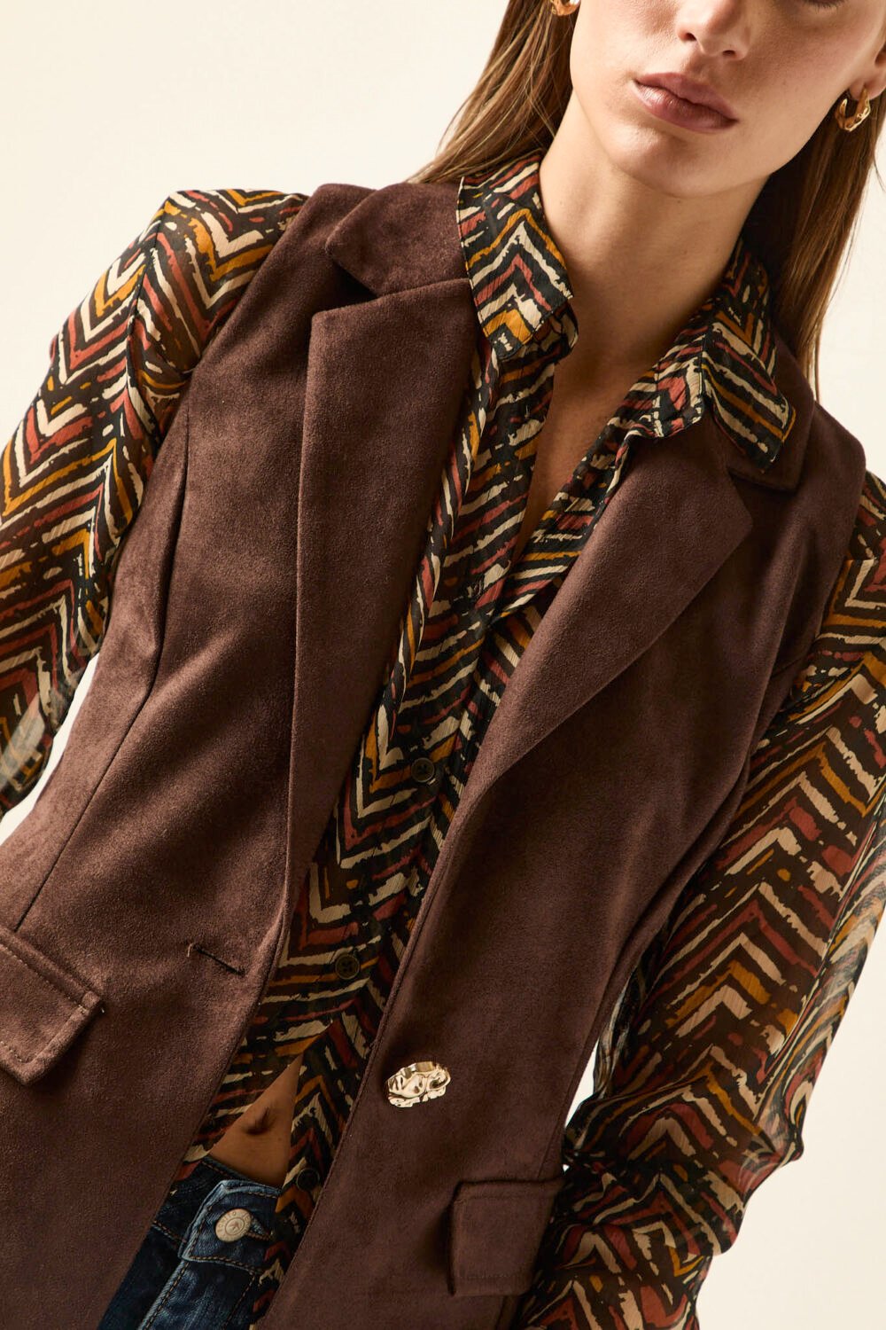 Chaleco-ante-boton-marron-27541104-5