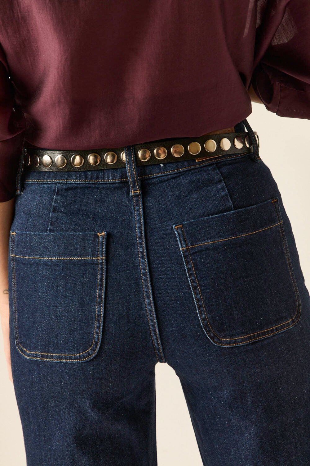 Cinturon-tachas-negro-0C2565600-0