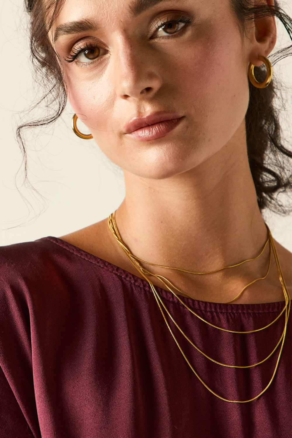 Collar en cascada dorado