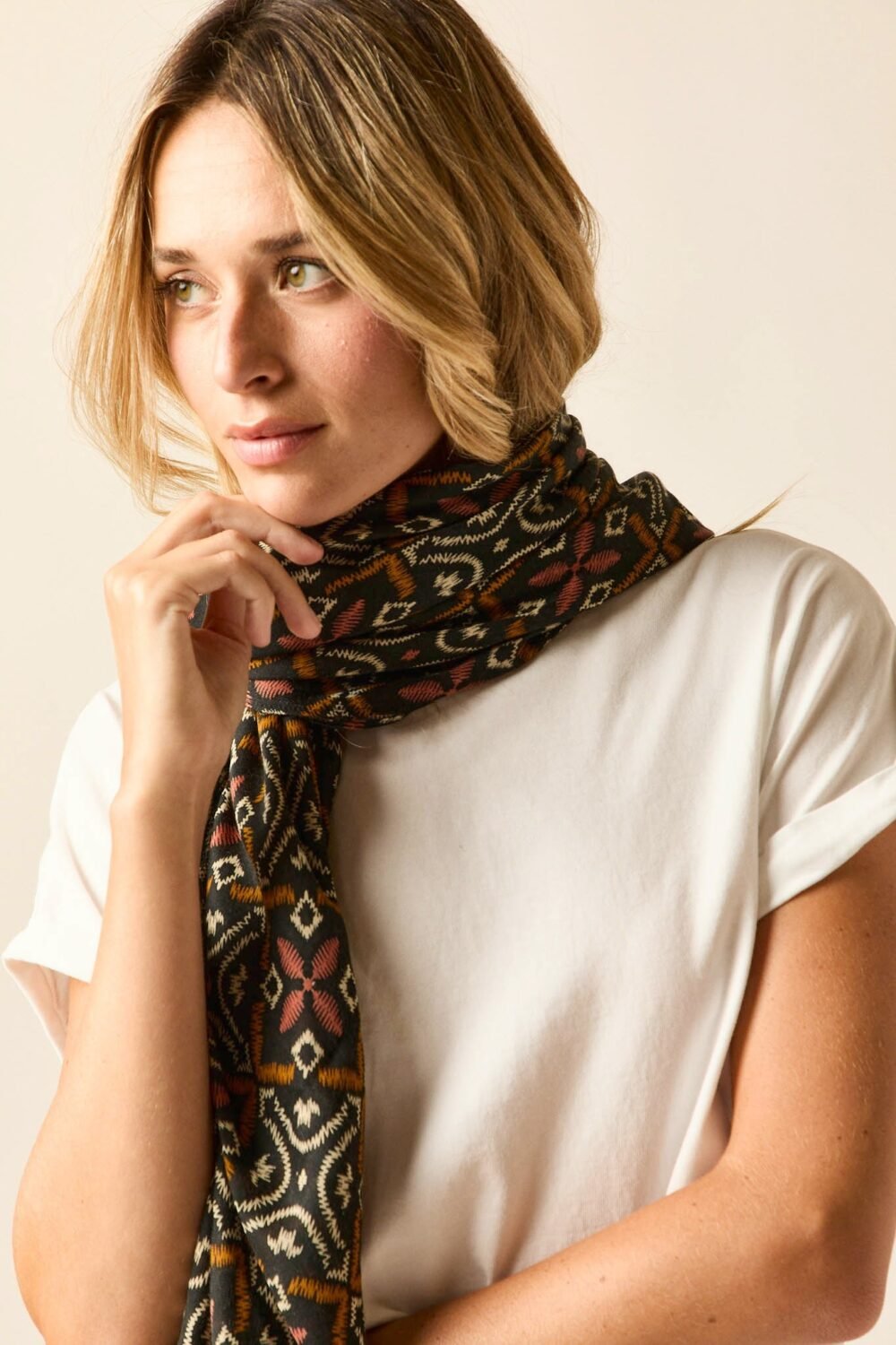 Foulard print étnico negro