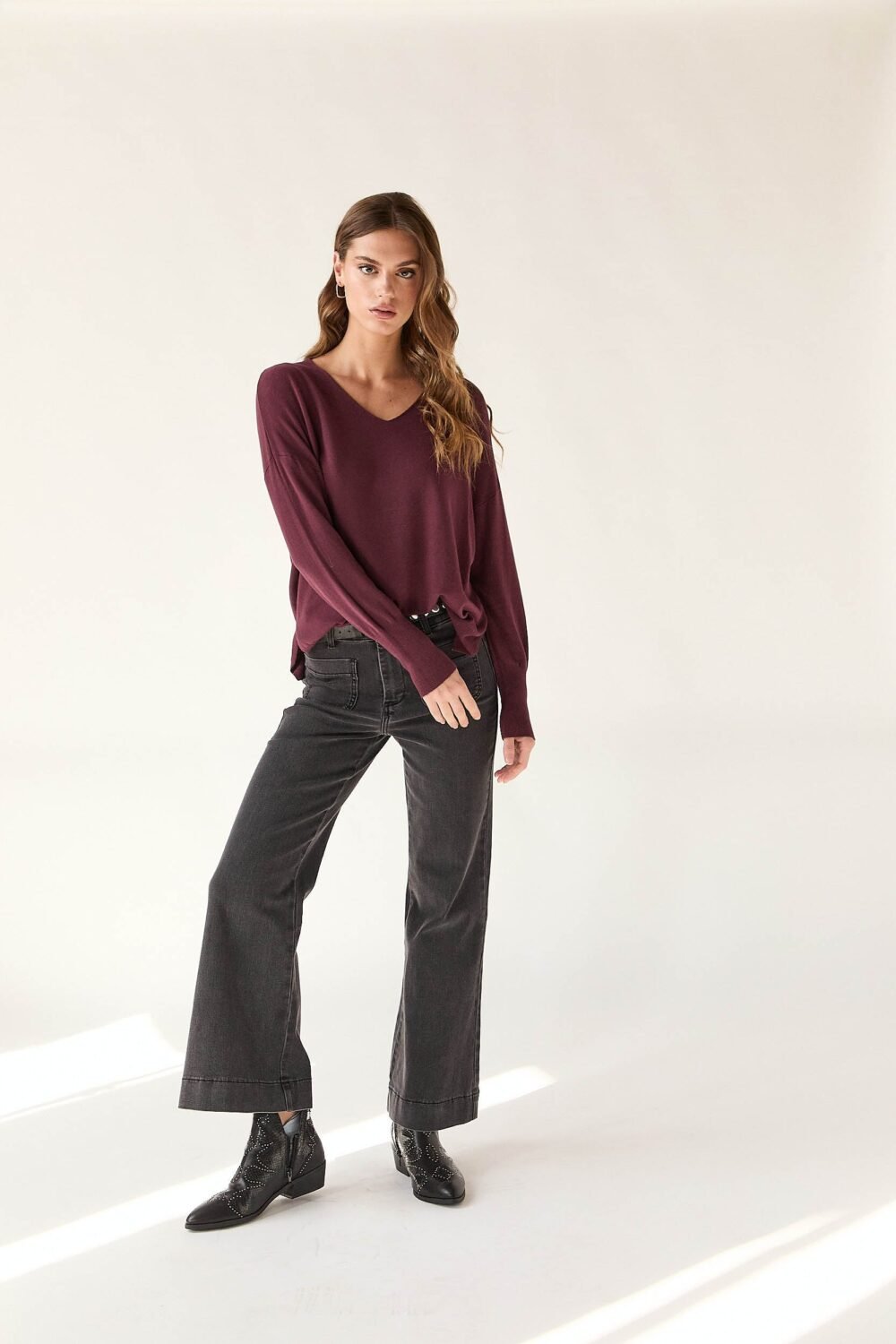 Jersey cuello pico berenjena