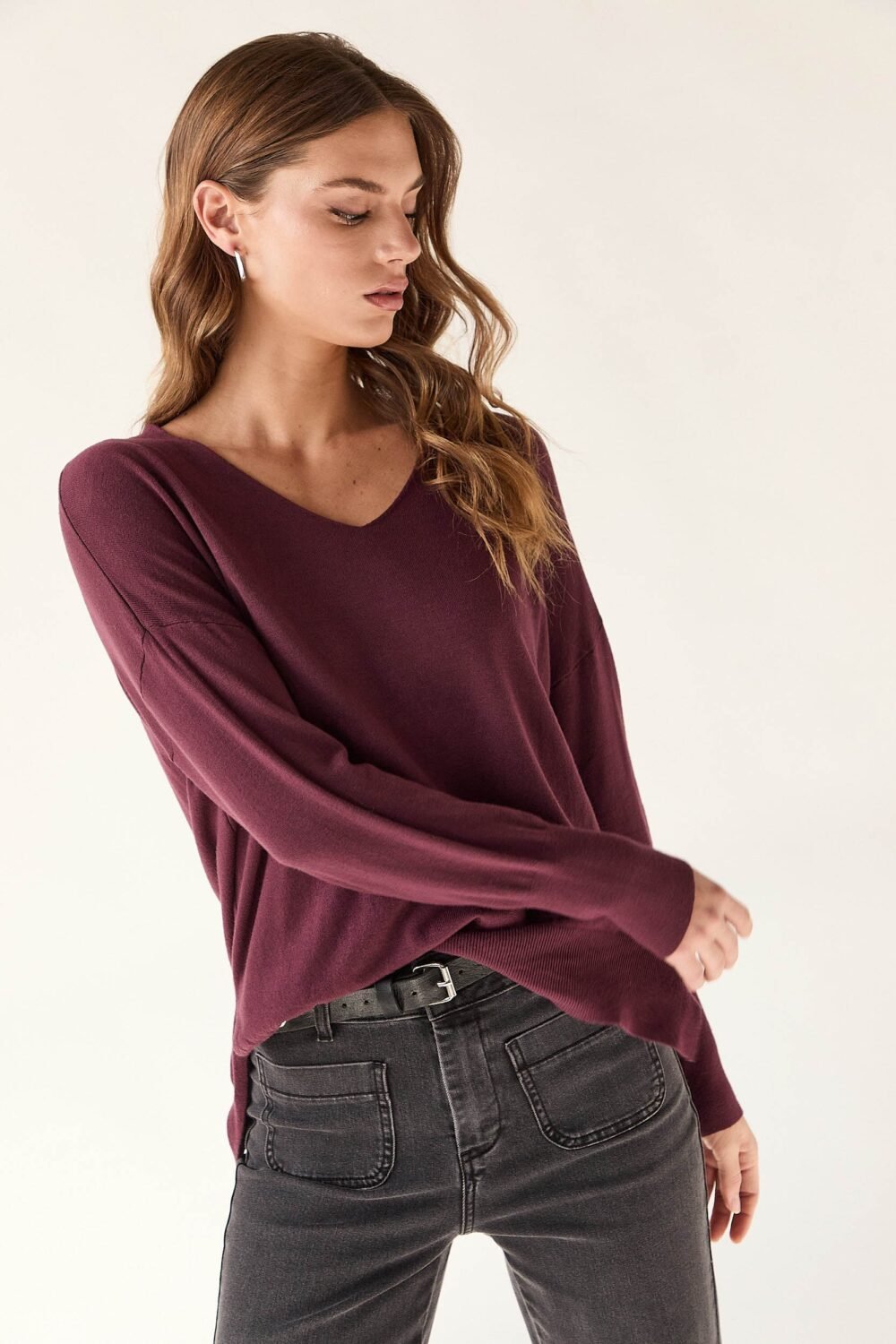 Jersey cuello pico berenjena