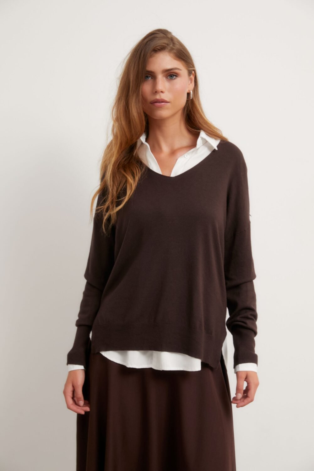 Jersey cuello pico marrón