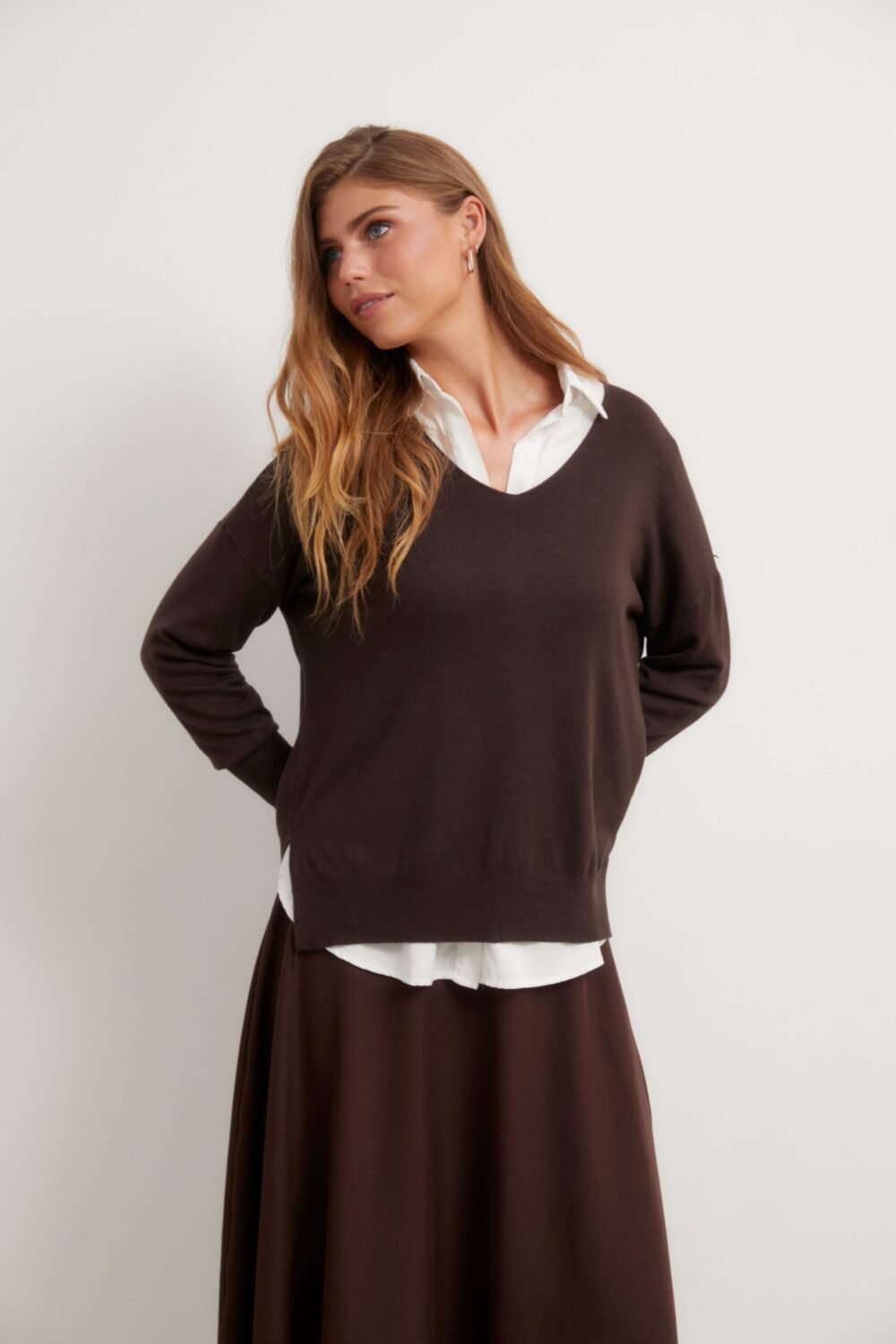 Jersey cuello pico marrón