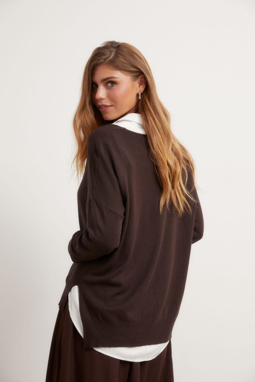 Jersey cuello pico marrón