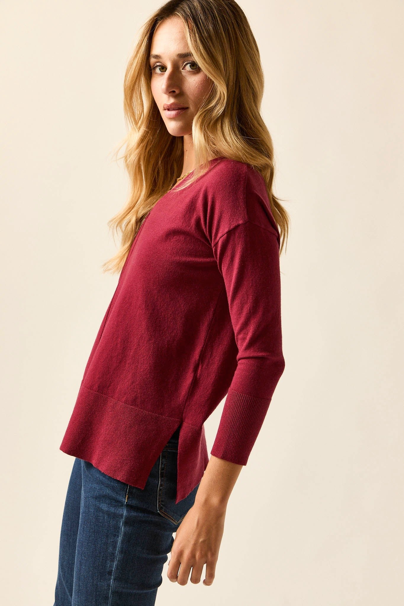 Jersey cuello pico nervio burdeos