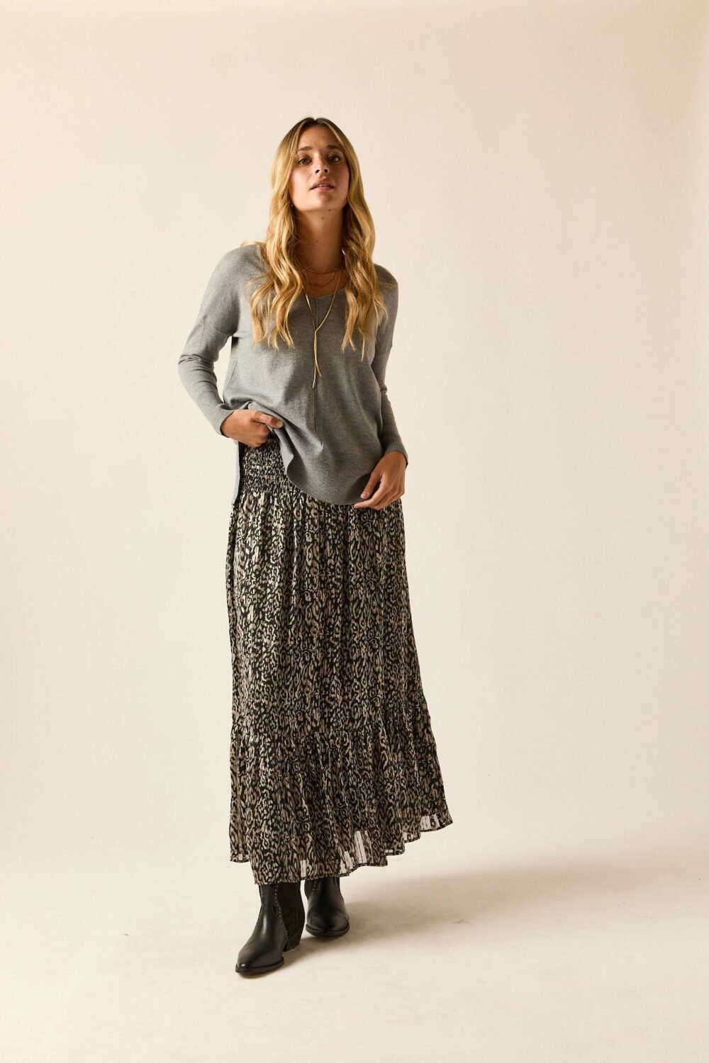 Jersey cuello pico nervio gris