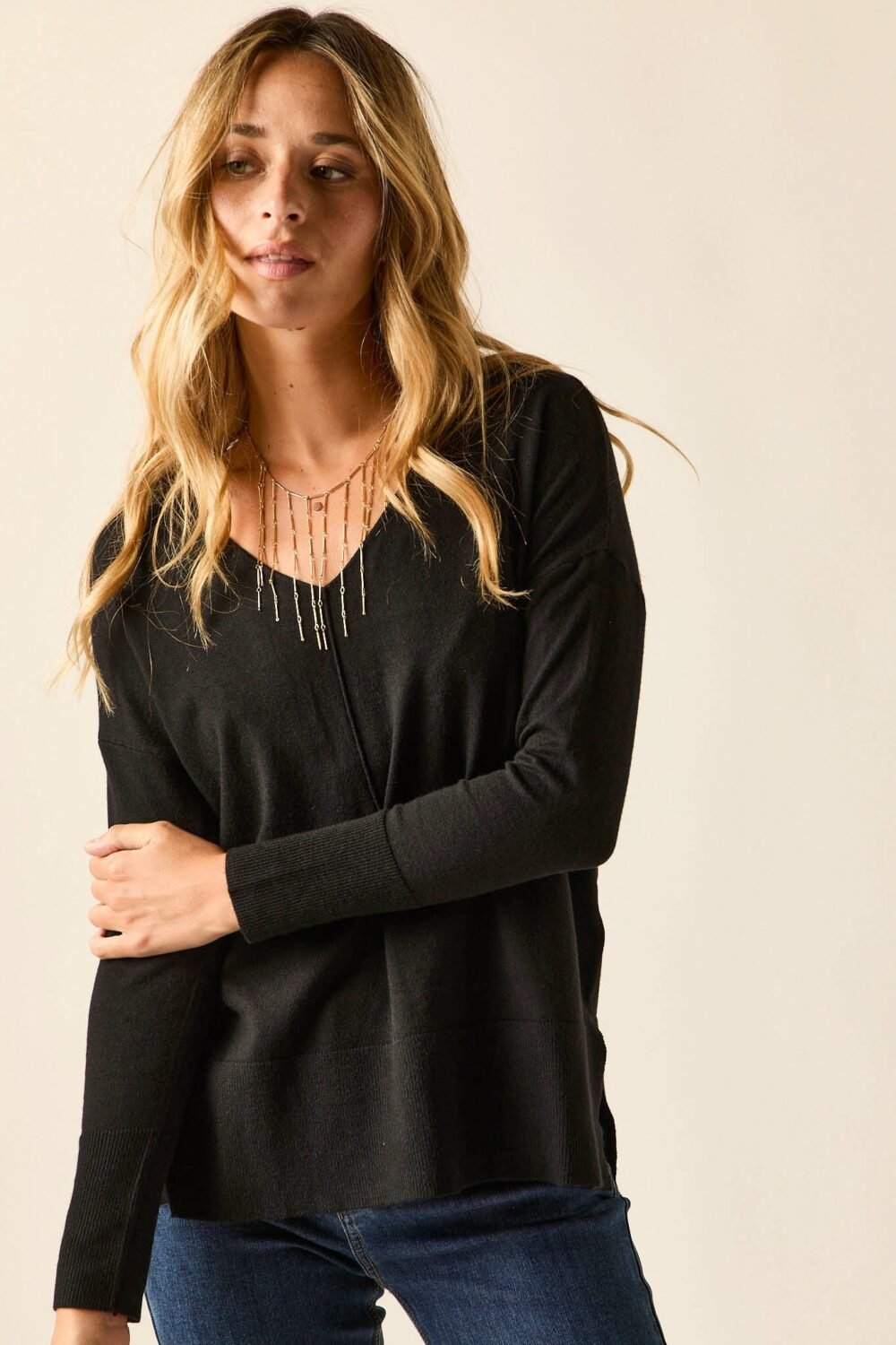 Jersey cuello pico nervio negro