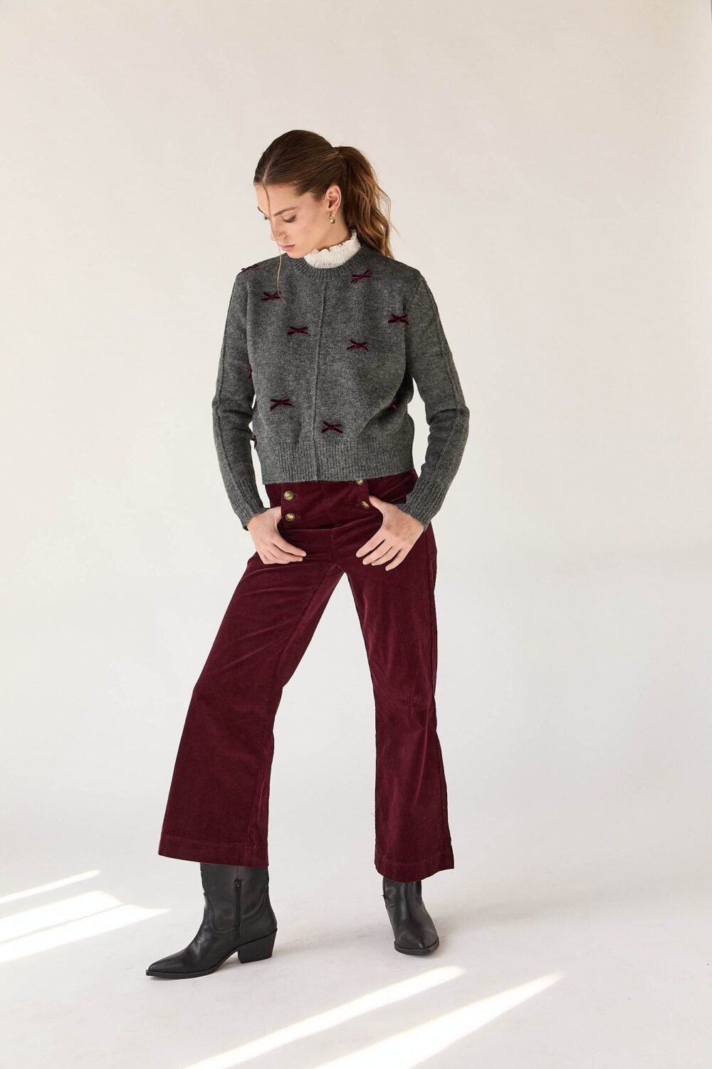 Jersey gris lacitos burdeos