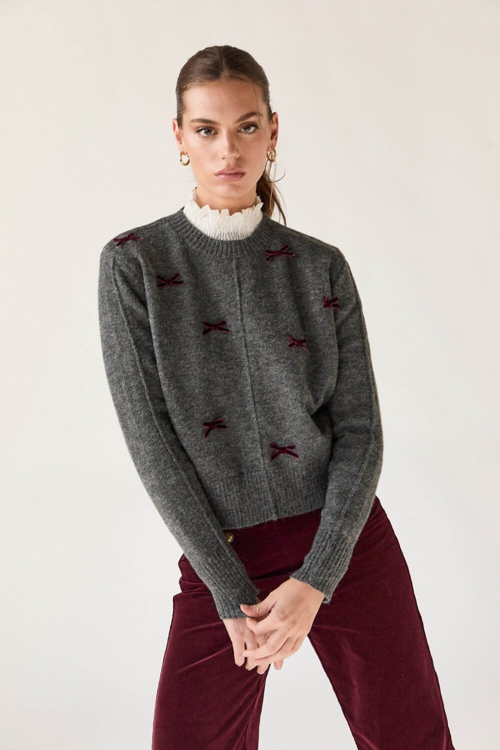 Jersey gris lacitos burdeos