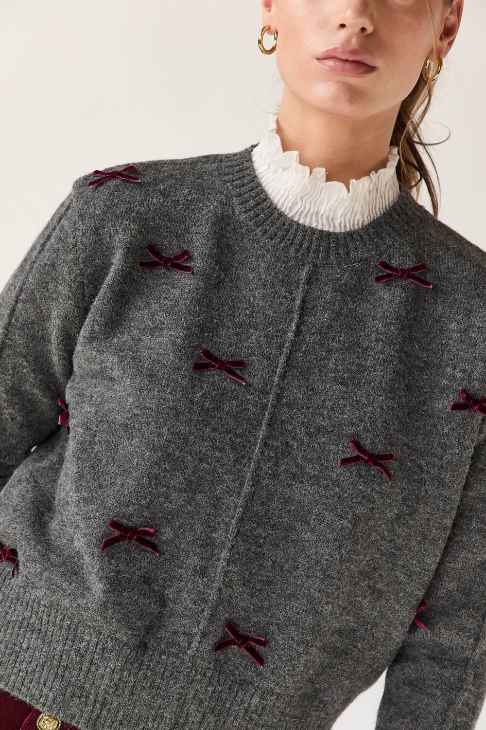 Jersey gris lacitos burdeos