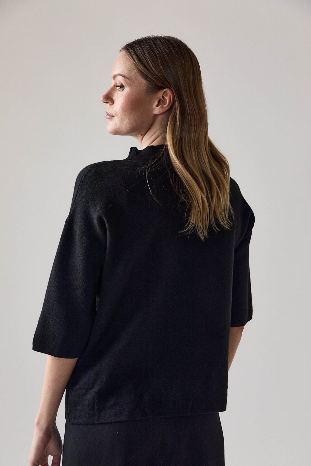 Jersey manga 3/4 tachas negro