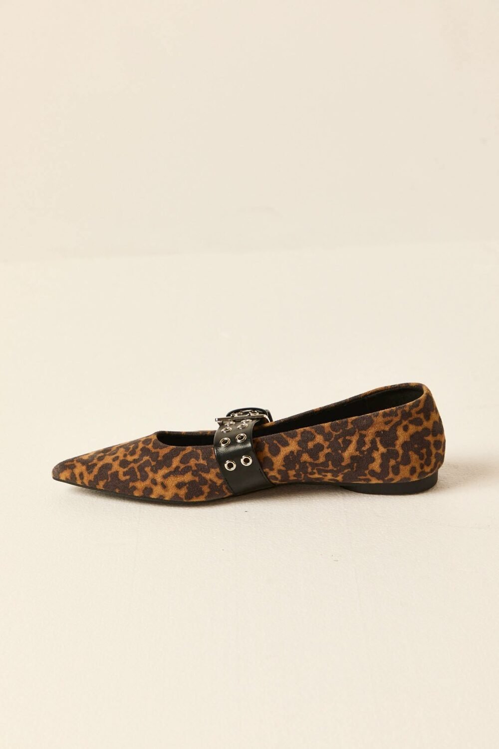 Manoletina animal print con hebilla