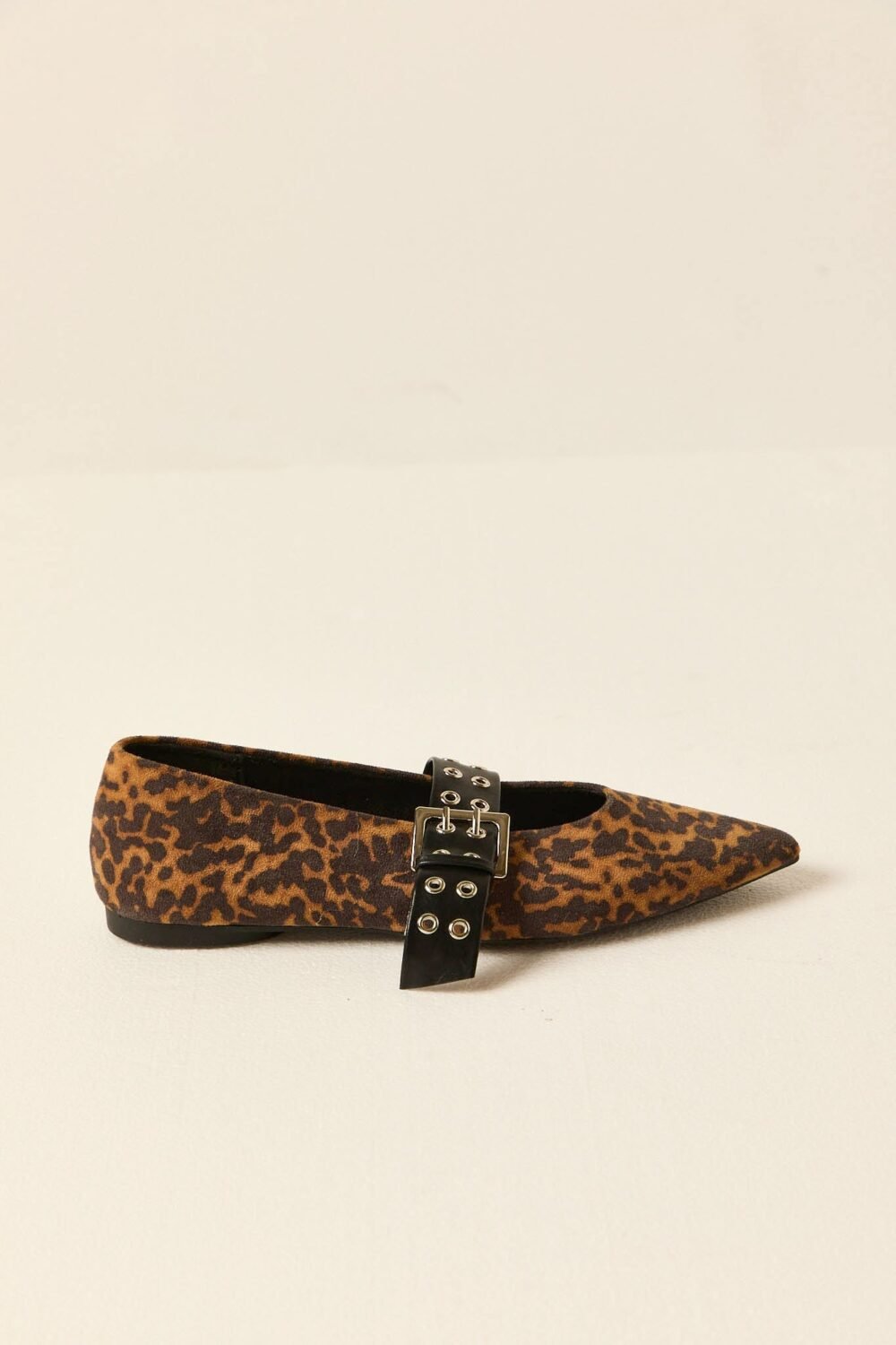 Manoletina animal print con hebilla