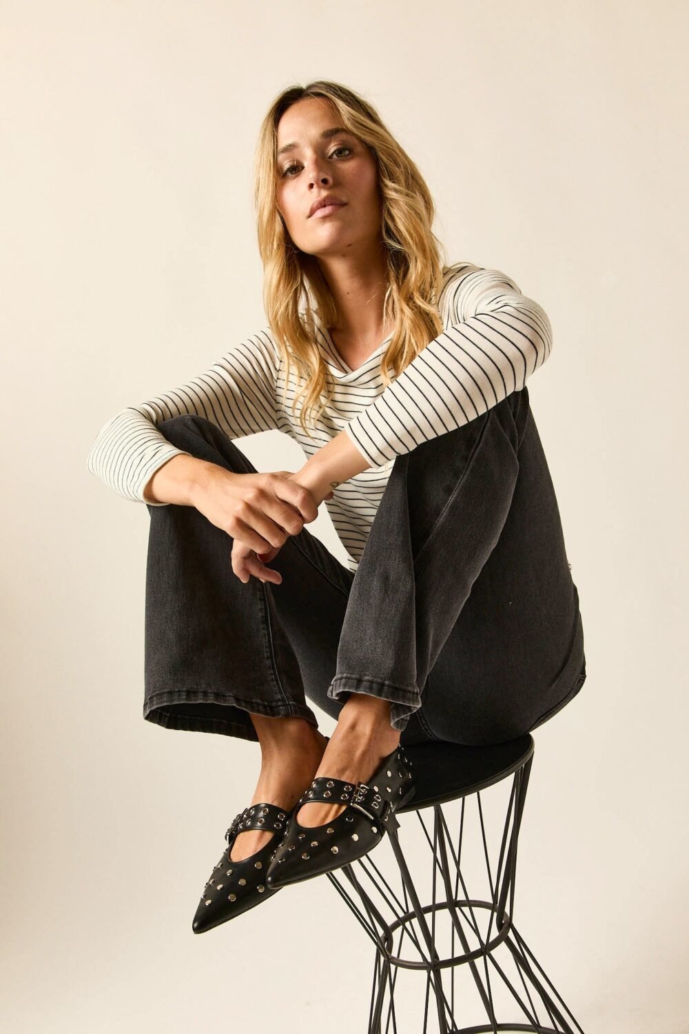 Manoletina-negra-tachas-AB4655600-7