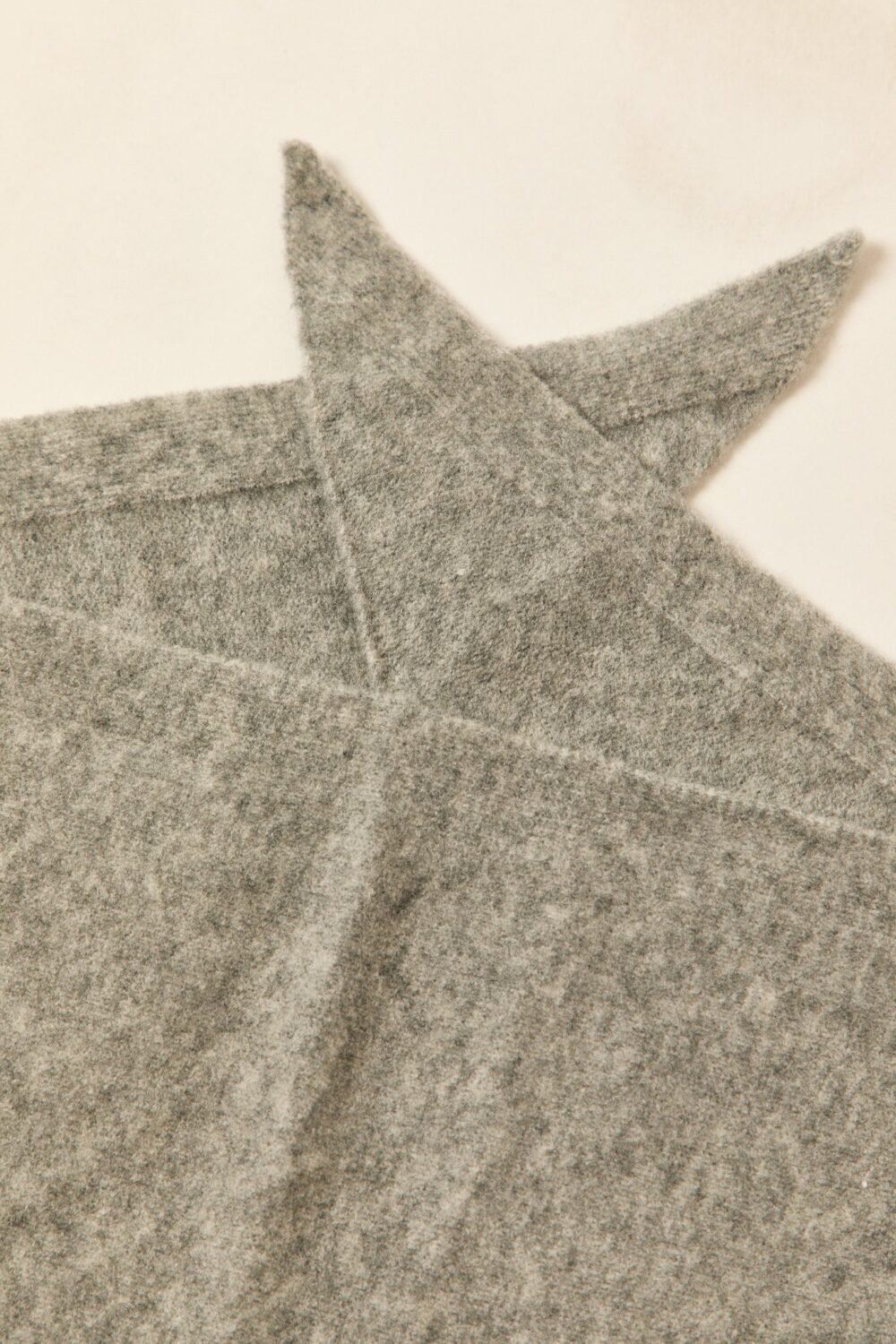 Bufanda pico pequeña gris