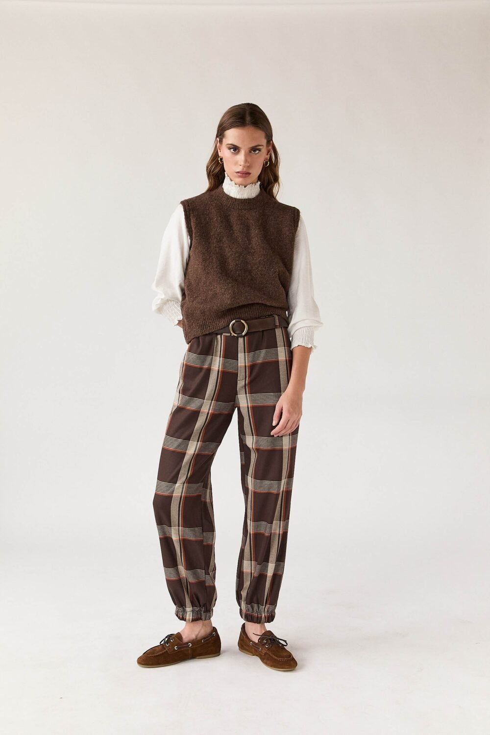 Pantalón bombacho cuadros marrón