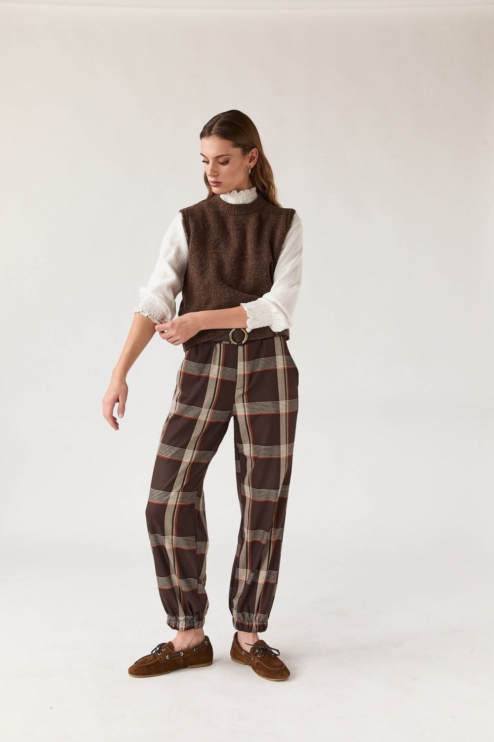 Pantalón bombacho cuadros marrón