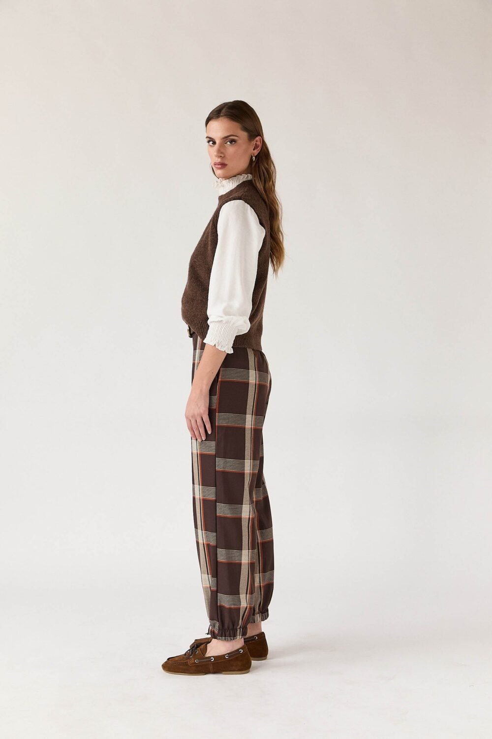 Pantalón bombacho cuadros marrón