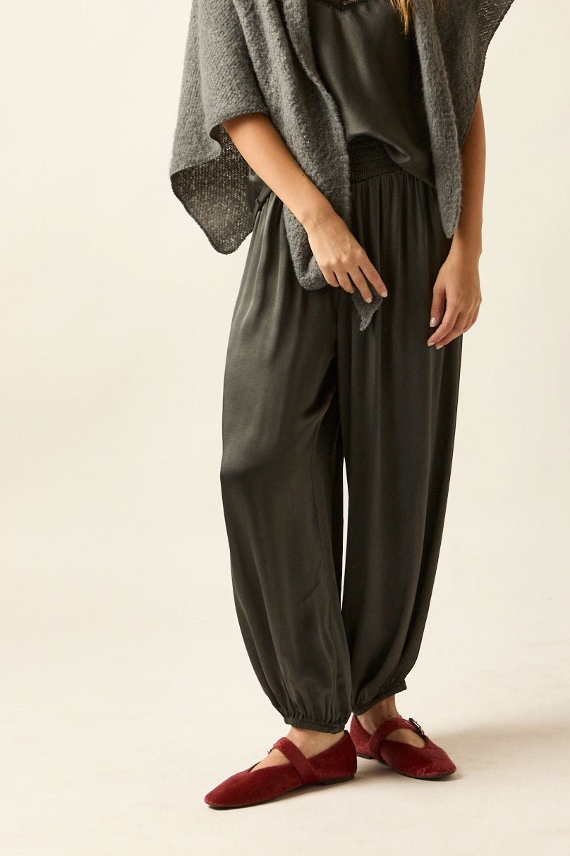 Pantalón bombacho raso gris antracita