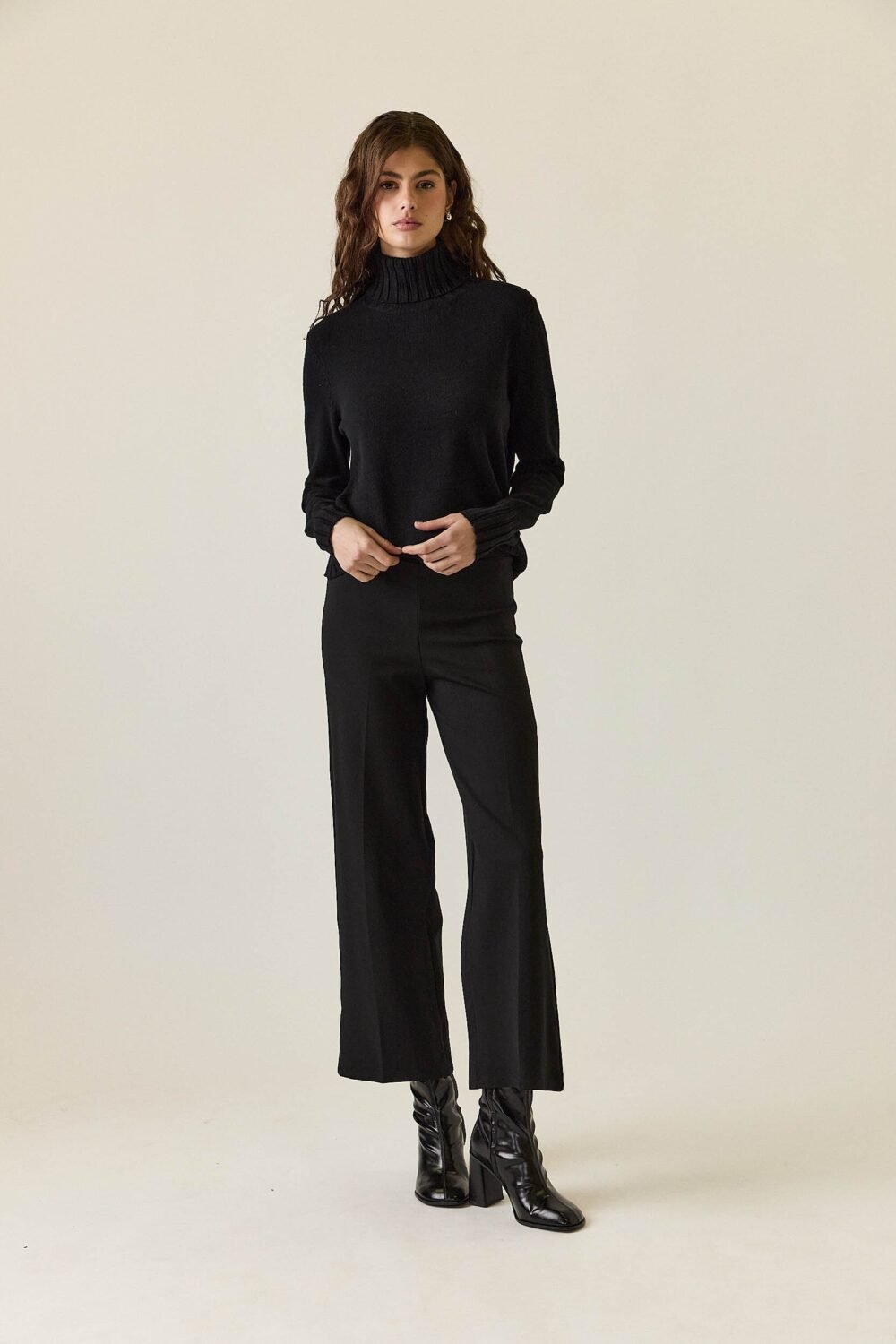 Pantalon-recto-negro-cinturon-934513-4