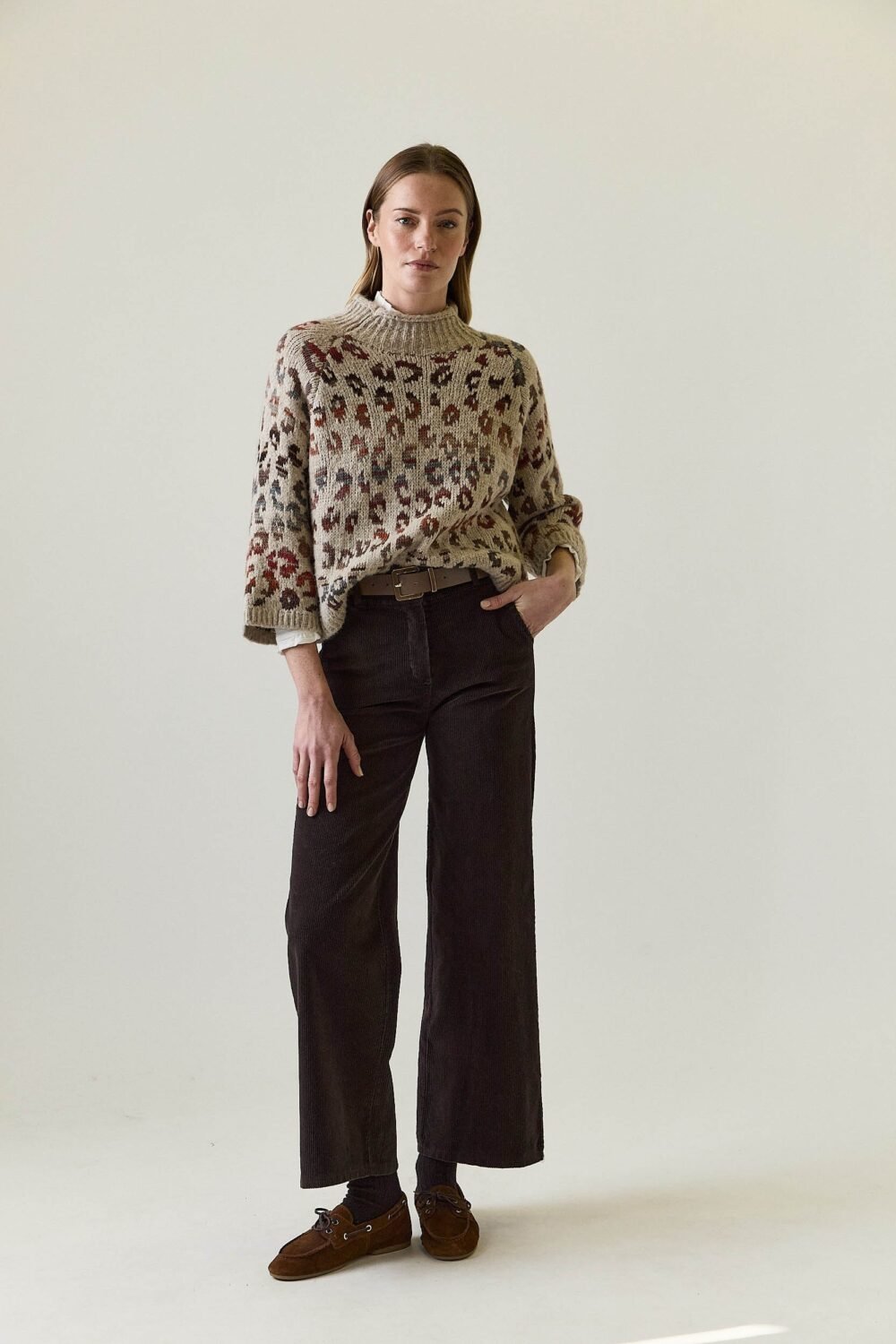 Pantalon-recto-pana-marron-934613-4