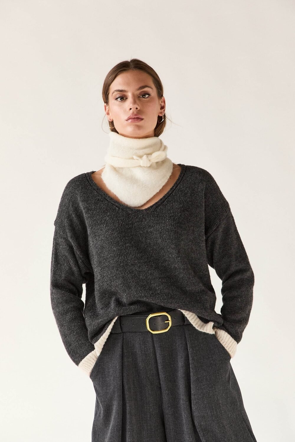 Pañuelo pico lana crudo