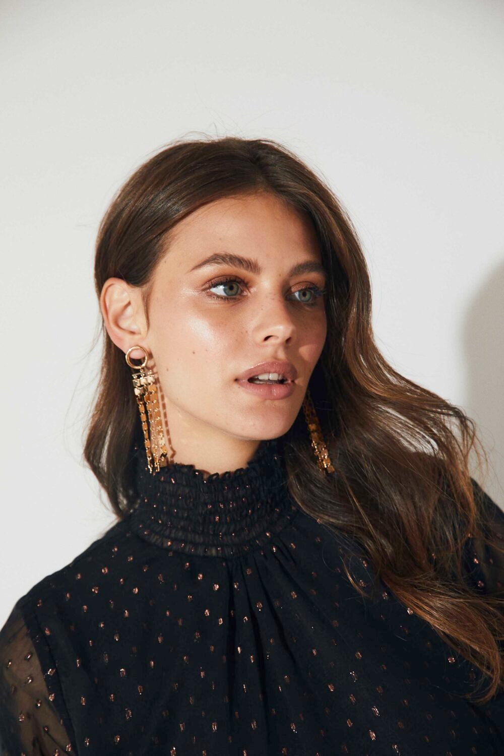 Pendientes-dorados-ARYAE105-2