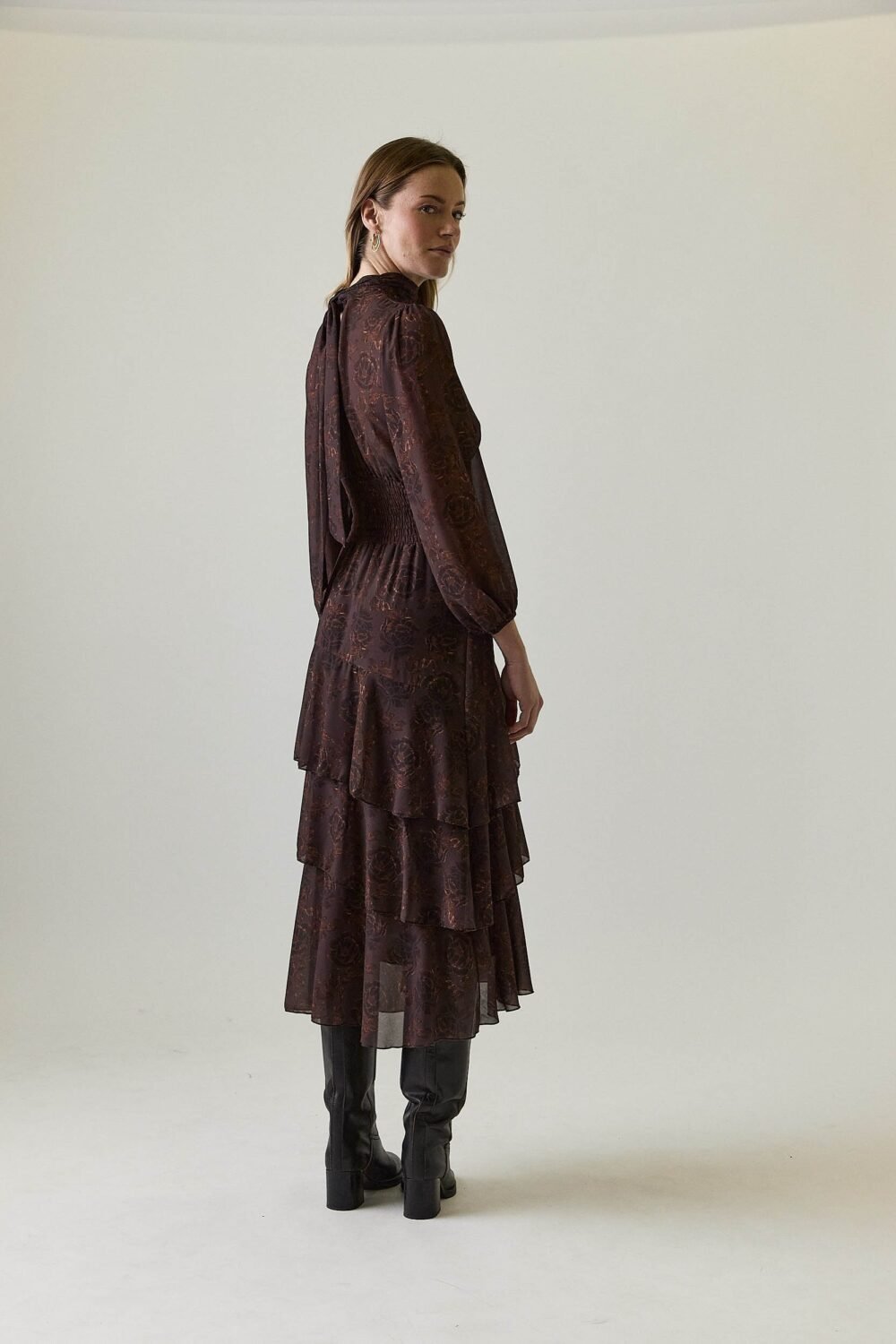 Dress largo volantes estampado floral marrón