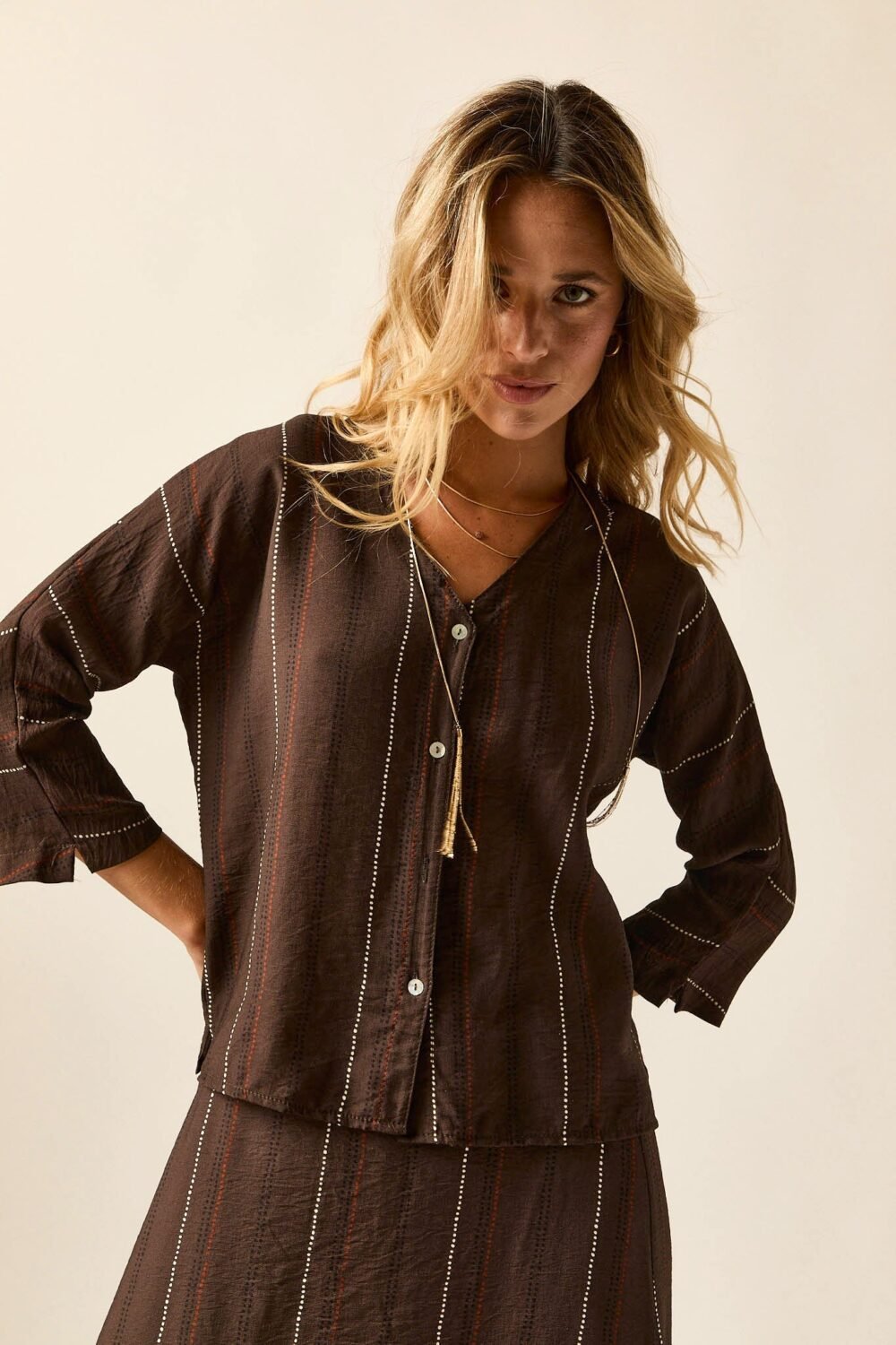 blusa-estampada-marron-2990SLM560104-6