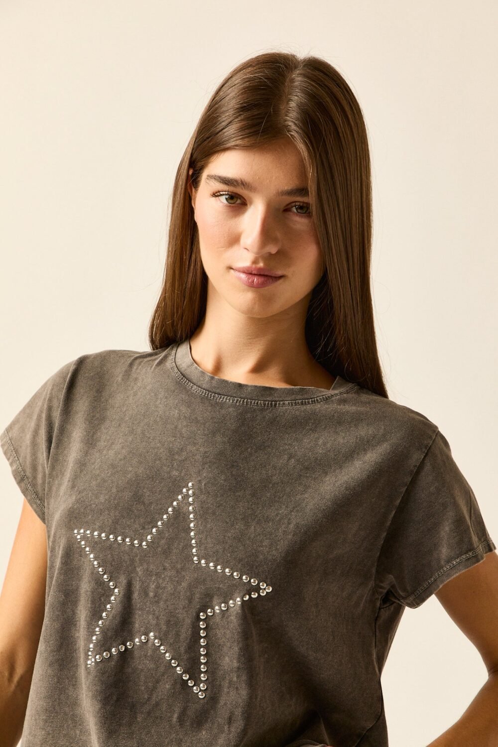 Camiseta estrella tachas Gris antracita