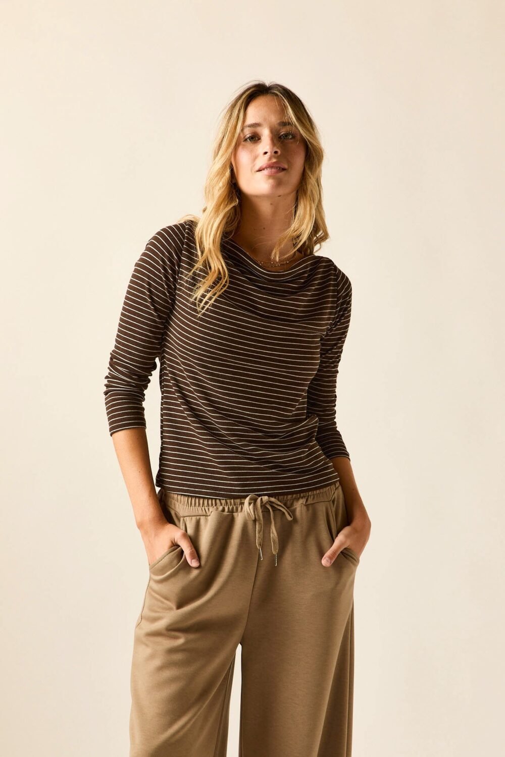 Camiseta rayas manga larga marrón