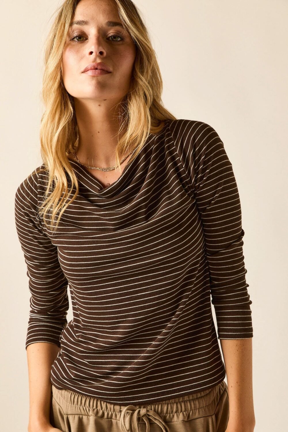 Camiseta rayas manga larga marrón