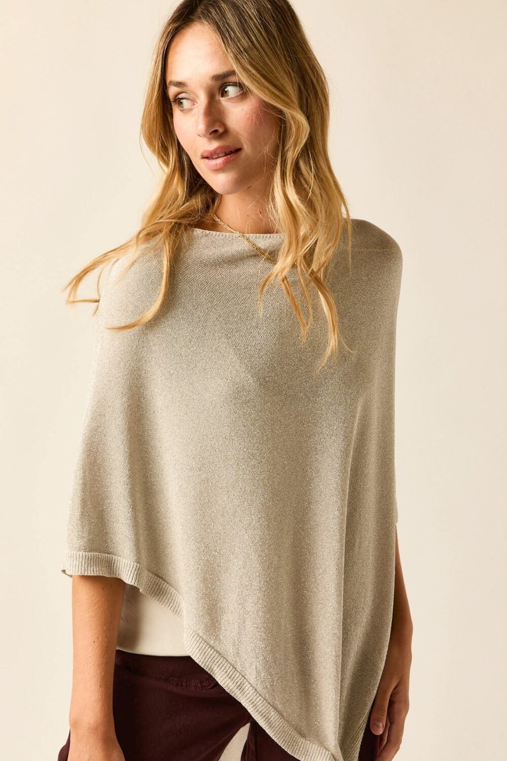 capa-punto-brillo-beige-060692002-2