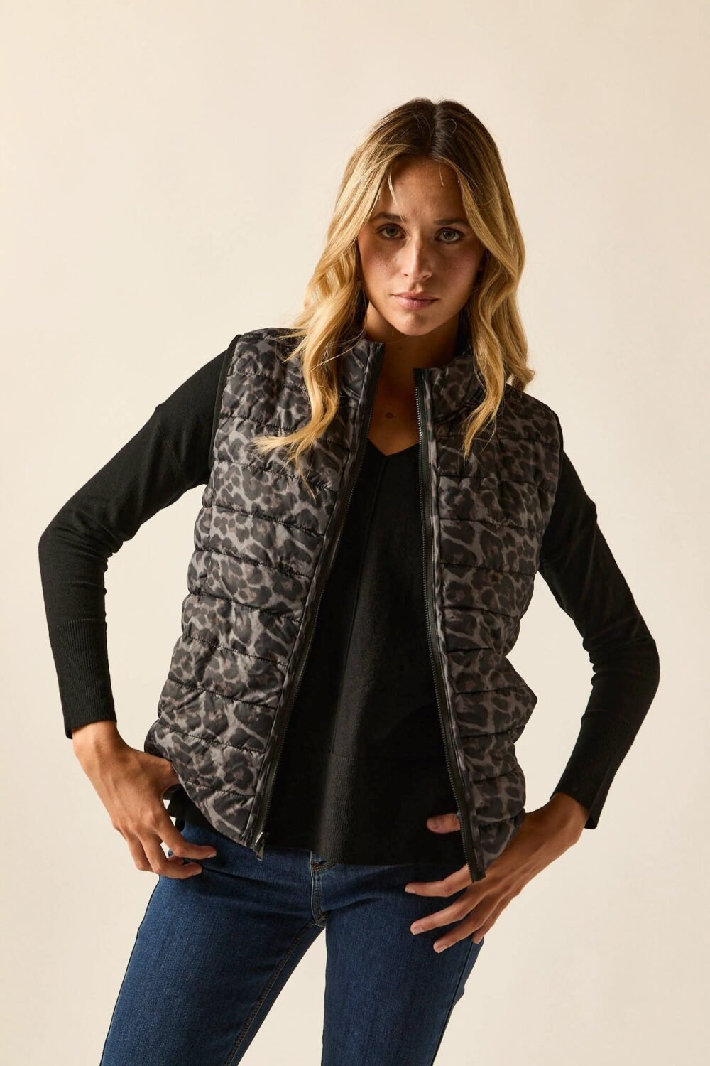 Vest reversible animal print negro