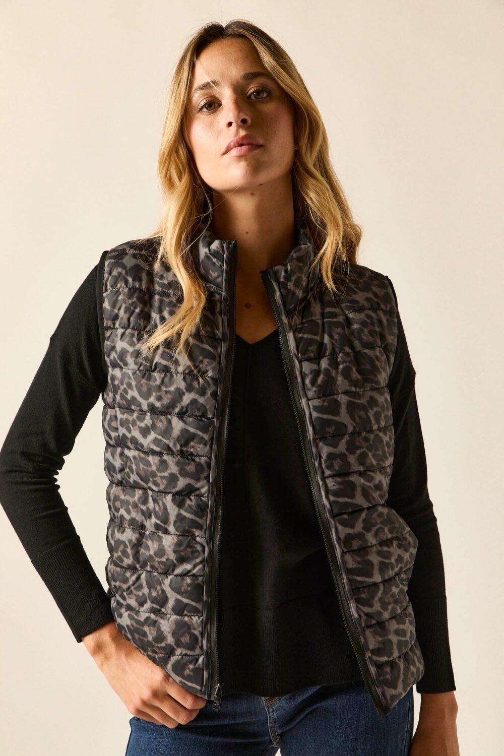 Vest reversible animal print negro