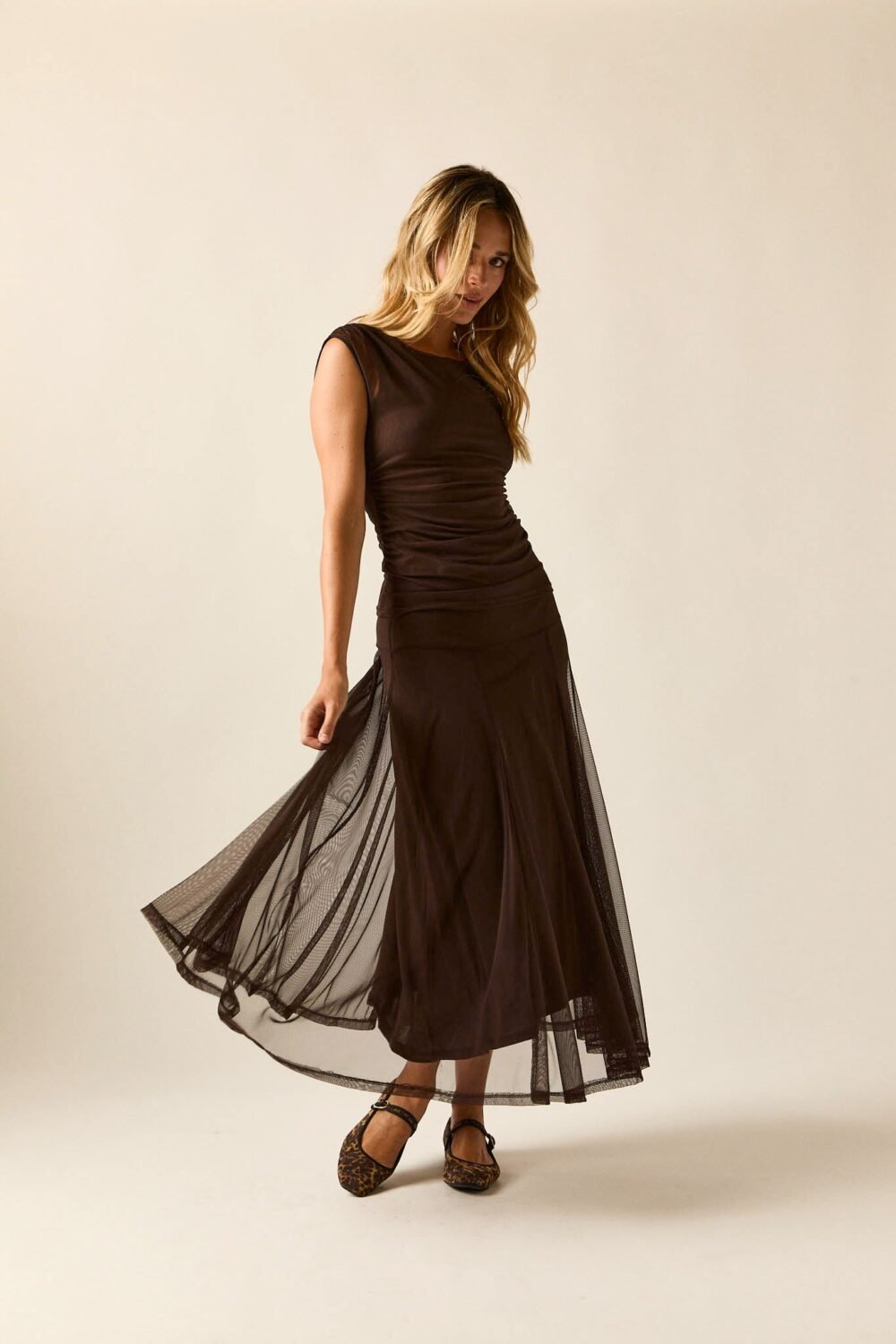 Falda midi tul marrón