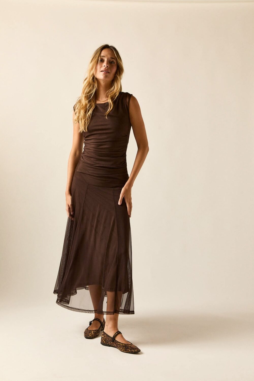 Falda midi tul marrón