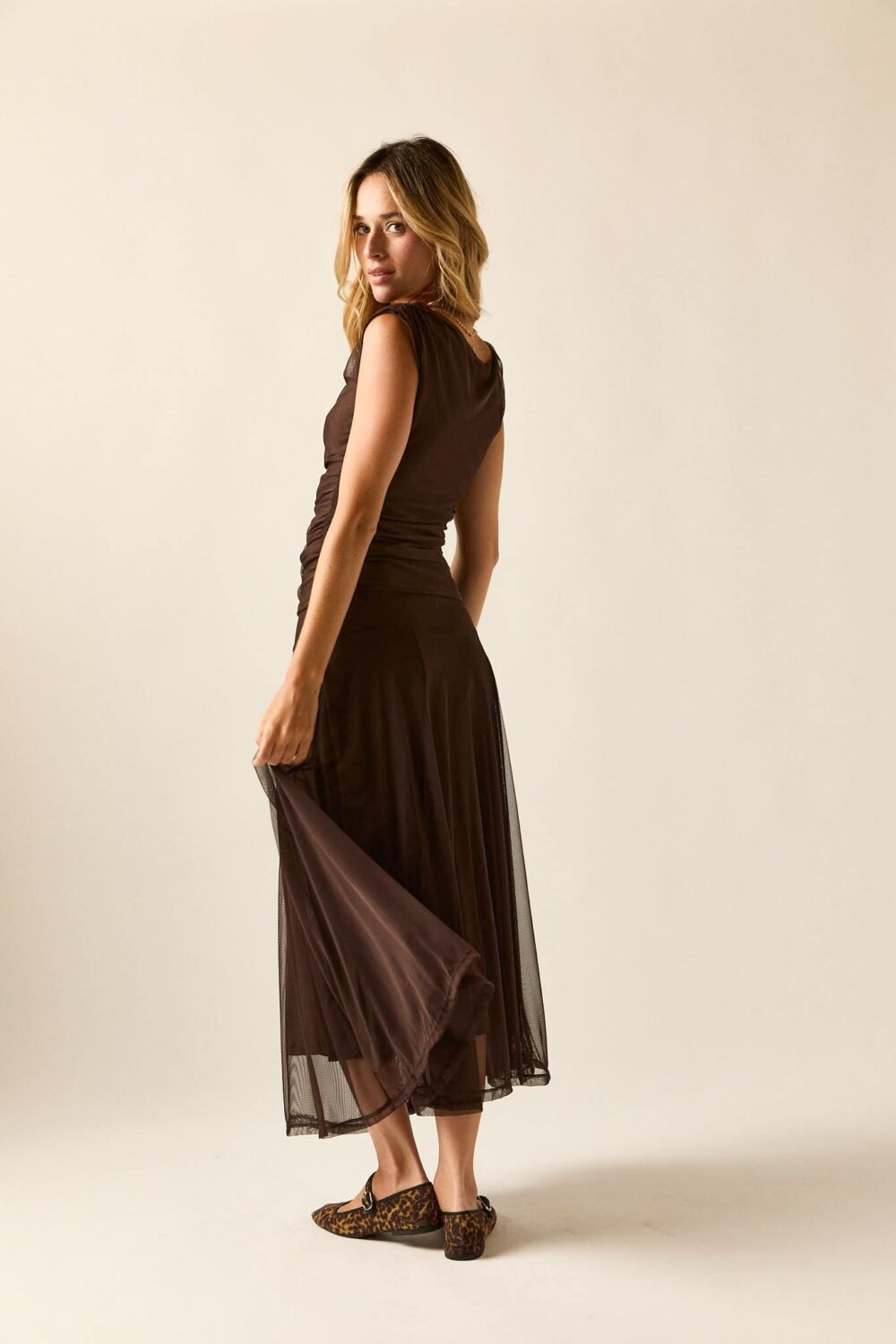 Falda midi tul marrón