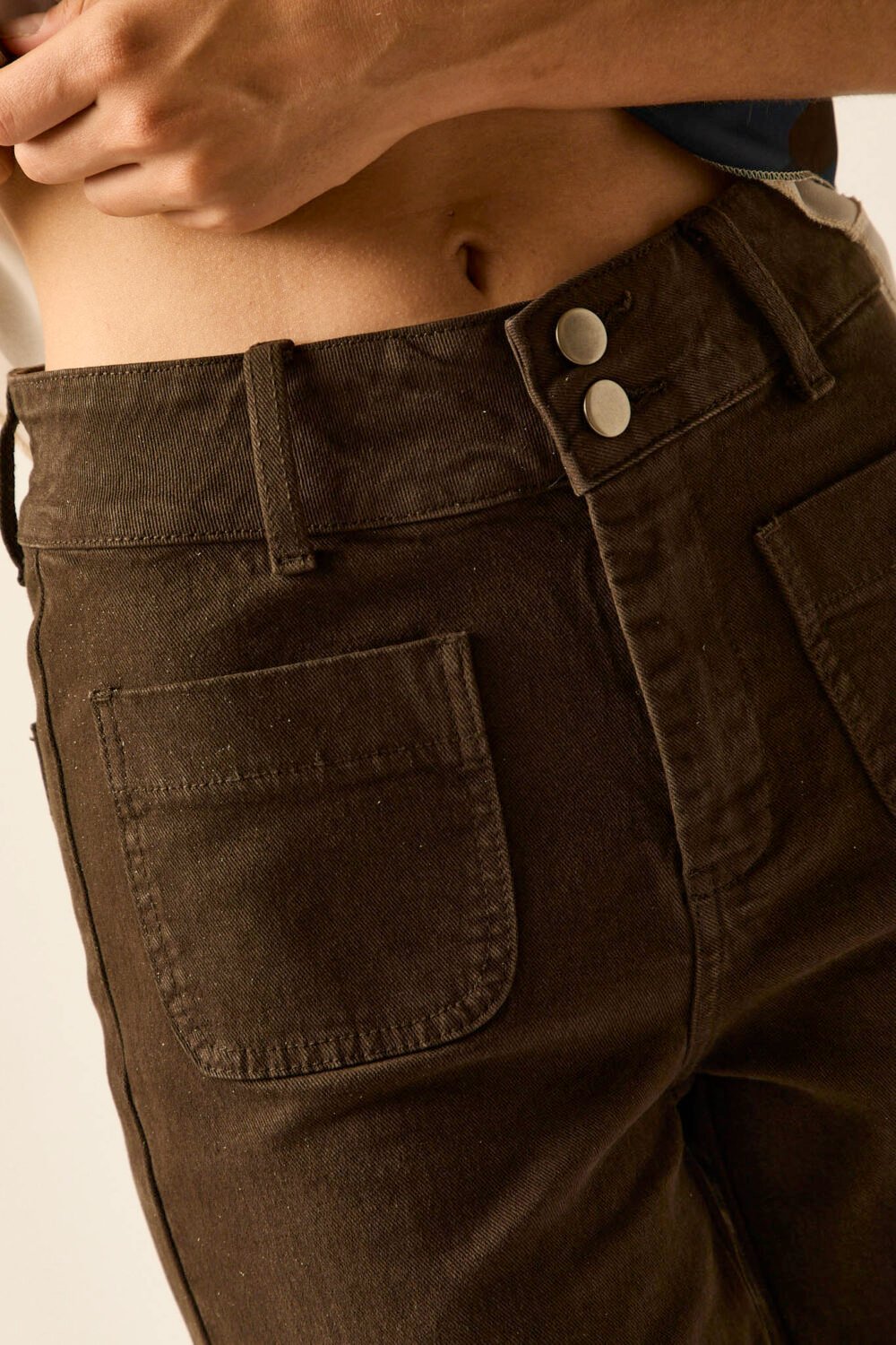 Jeans pockets marrón dos botones