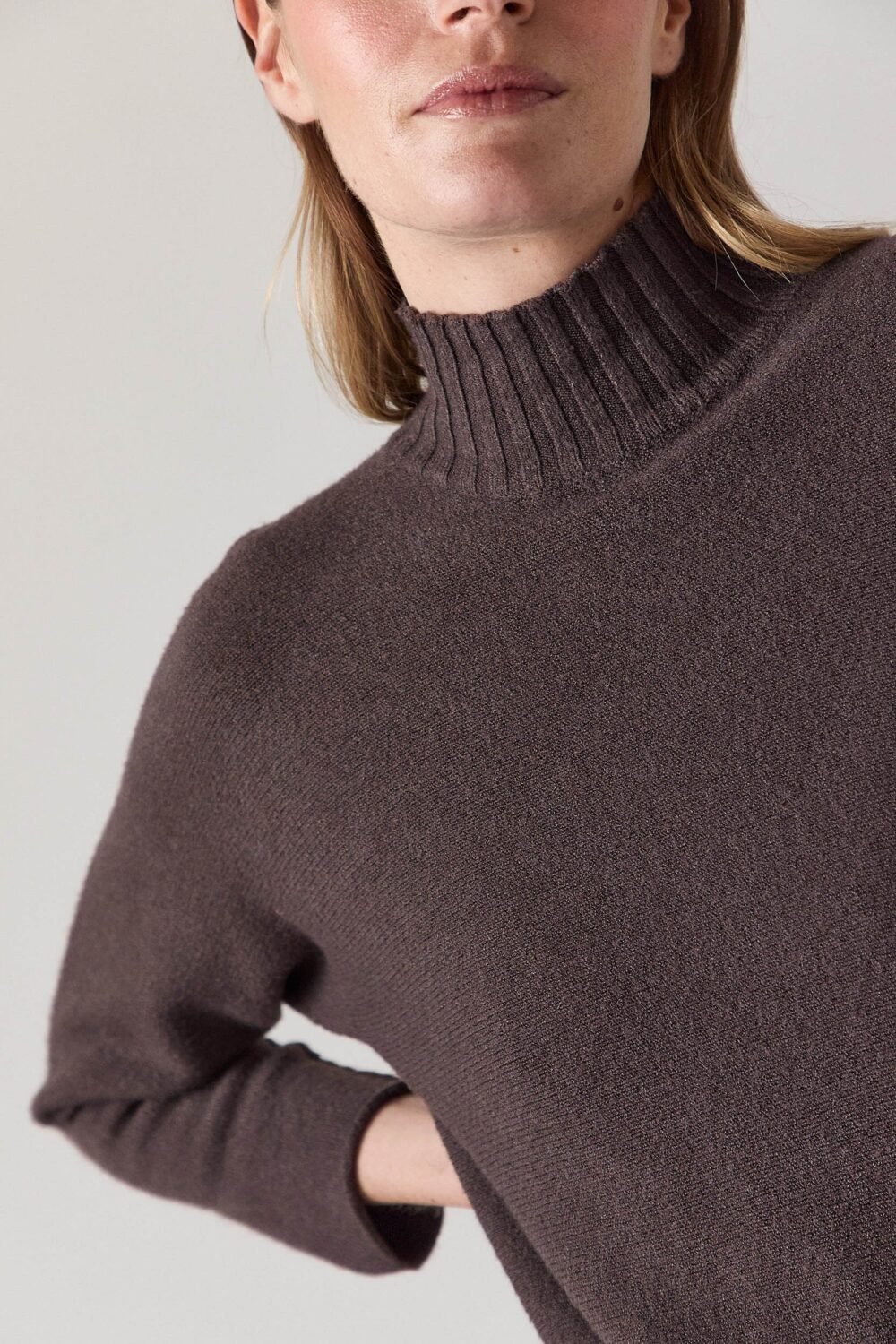 Jersey cuello perkins marrón