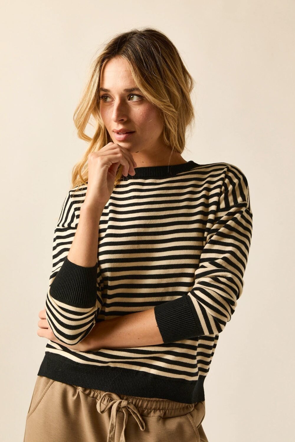 Jersey rayas bicolor negro