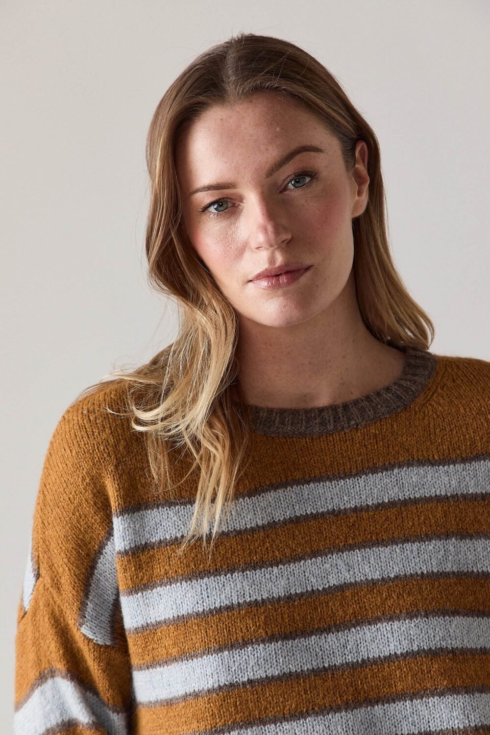 jersey-rayas-puno-contraste-934594-05