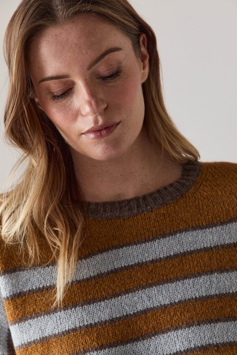 Jersey de rayas con puños contraste topo