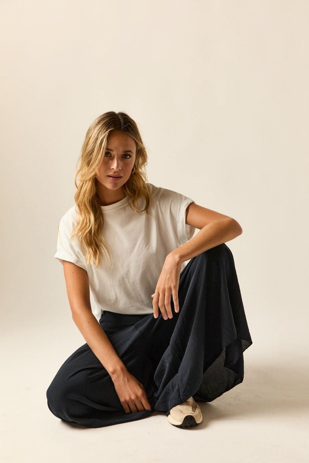 Pantalón fluido ancho azul marino